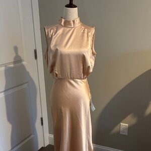 NWT Lulu's Elegant Sleeveless Satin Maxi Dress in Champagne